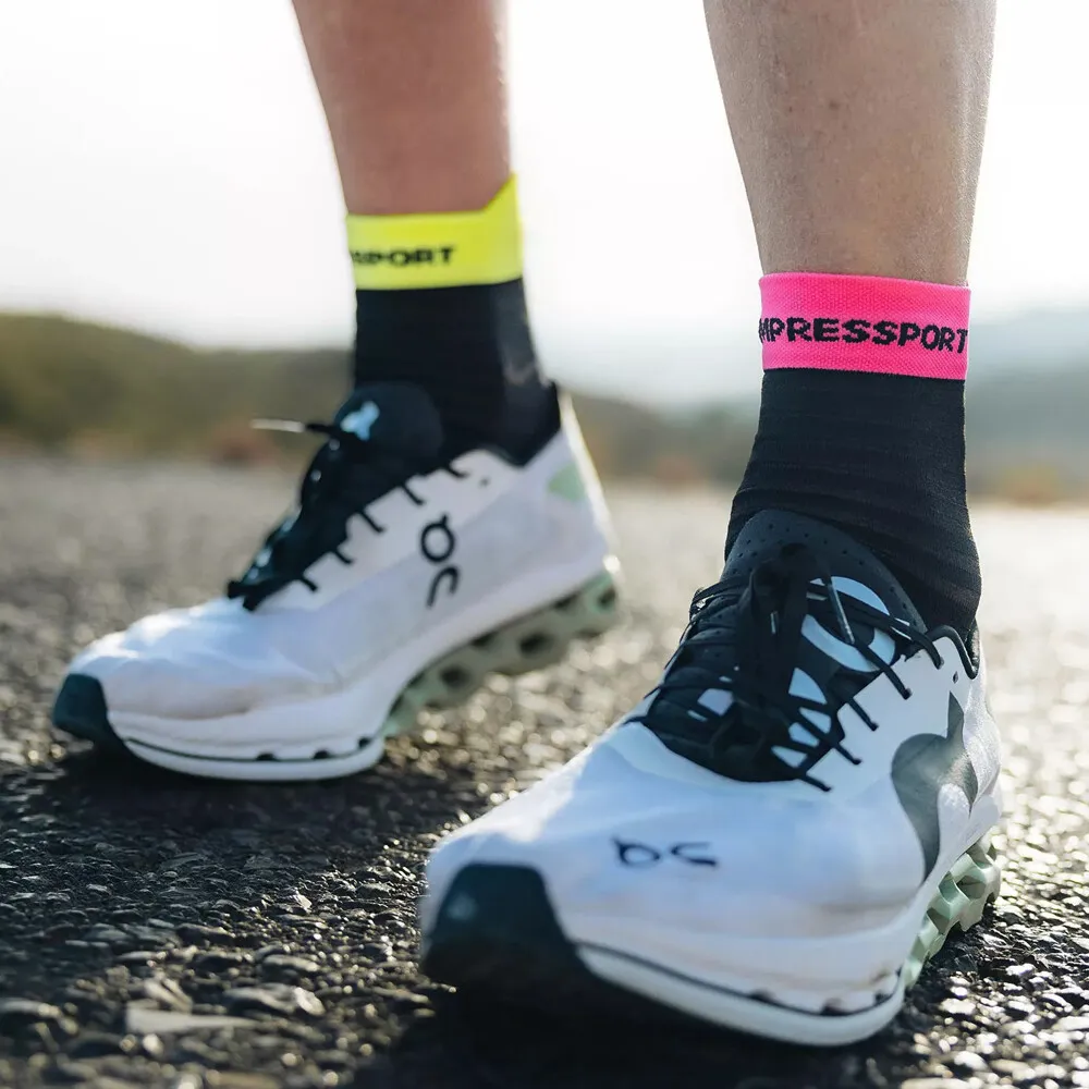 Compressport Pro Racing v4.0 Ultralight Run High Socks - AW24