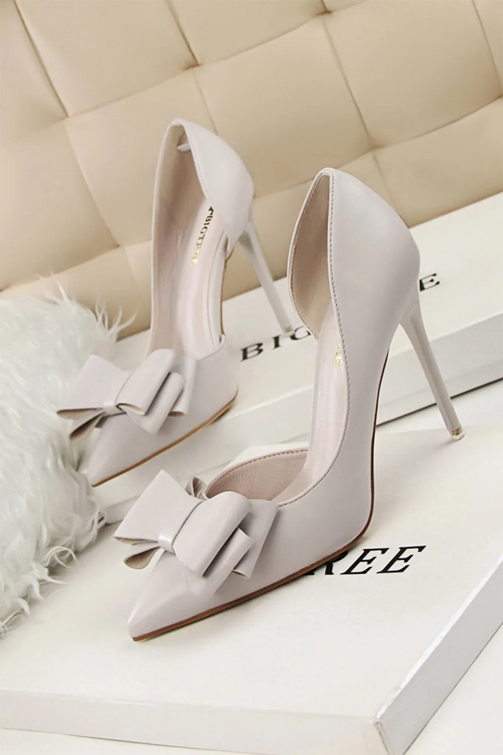 Sweet Bow Pointed Side Hollow High Heels